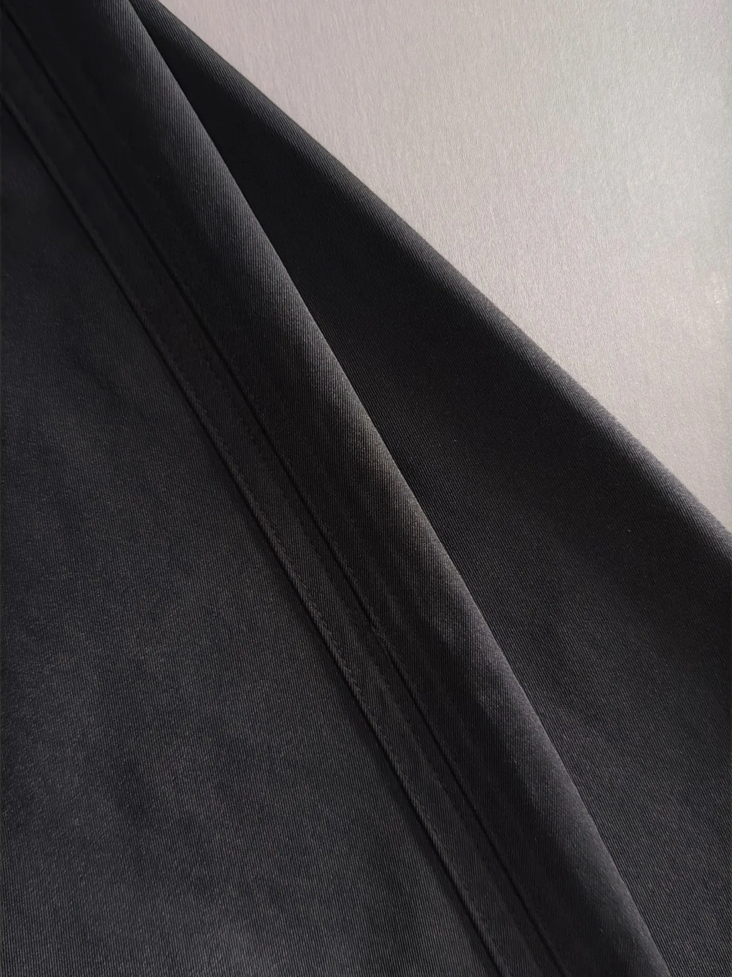 Paris 2026 spring and summer New Arrival casual pants, custom-made fabrics Breathable at the counter, high comfort, impeccable details, brand element design concept, reflecting high quality. It feels delicate and soft! It presents a casual cut and the upper body shape is great! Sizes:M-4XL